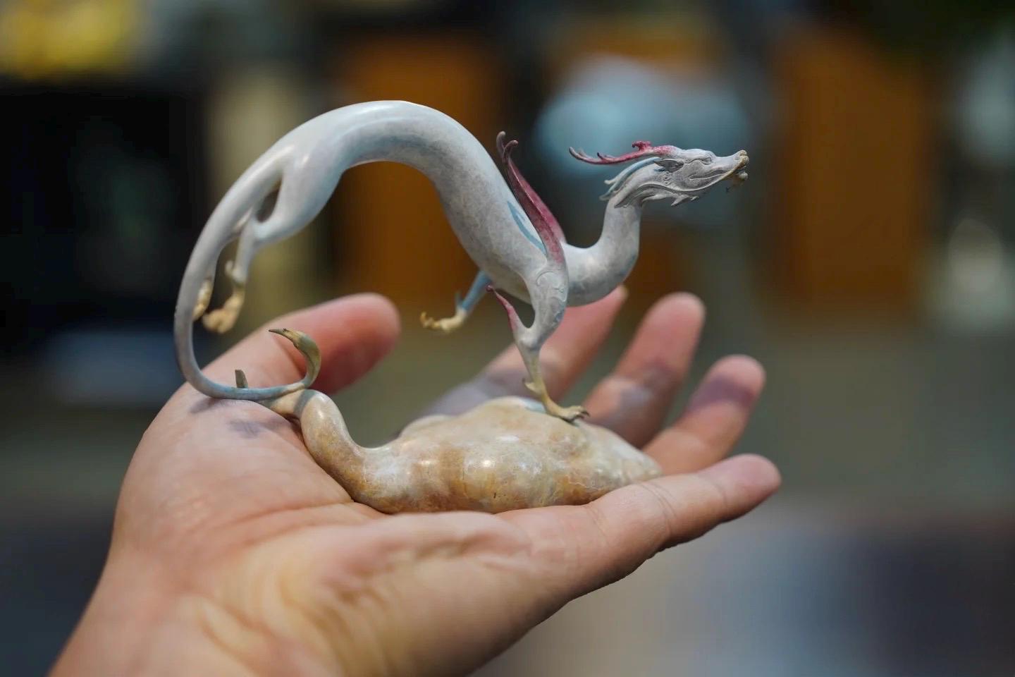 EverestArtStudios Roaming Chinese Dragon Sculpture Hand-Cast Oriental Art Decor
