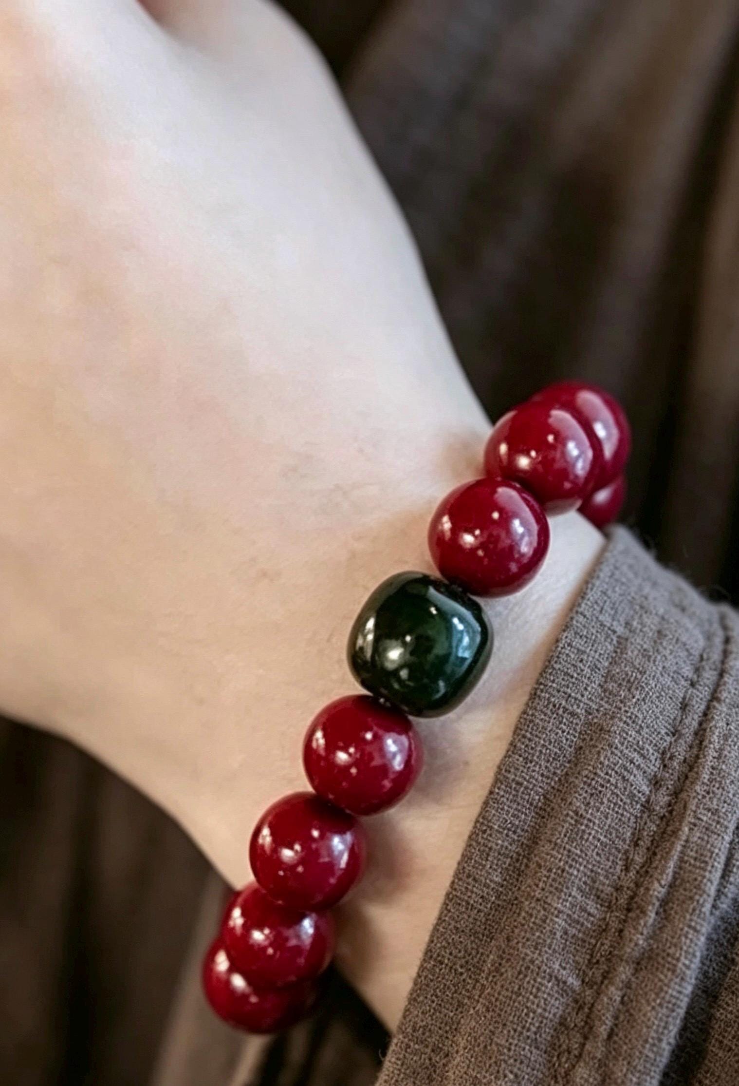 EverestArtStudios Red 108 Mala Beads – 6mm Tibetan Buddhist Prayer Mala with Green Accent Beads