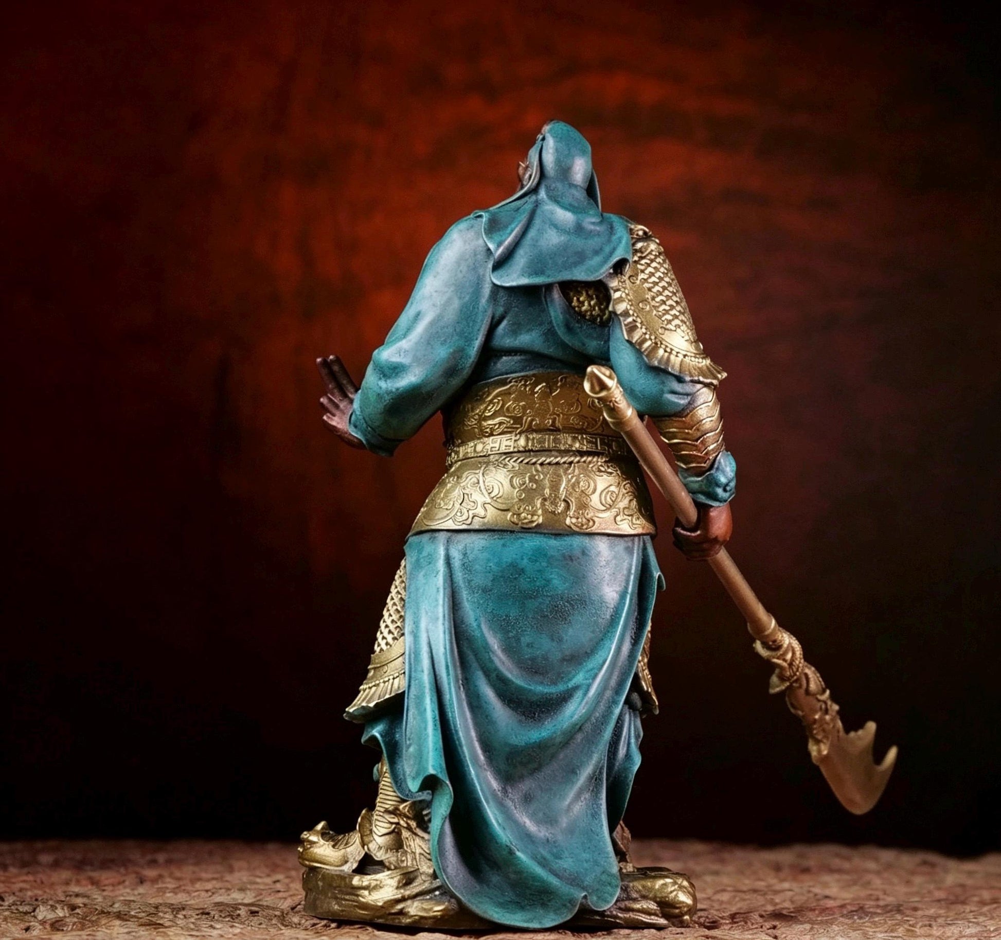 Brass Guan Yu Statue Holding Guandao, Chinese Wealth God Guan Gong Figurine, Small Feng Shui Desk Decor Business Opening Gift