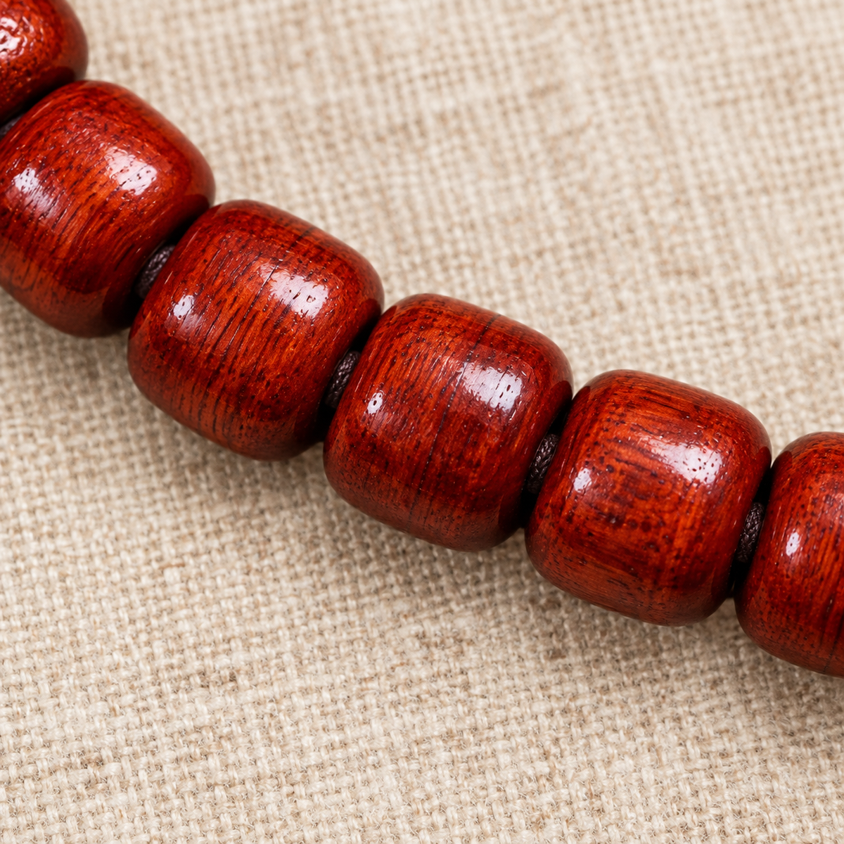 EverestArtstudios Tibetische Vintage-Knochen-Mala, 108 Tonnenperlen