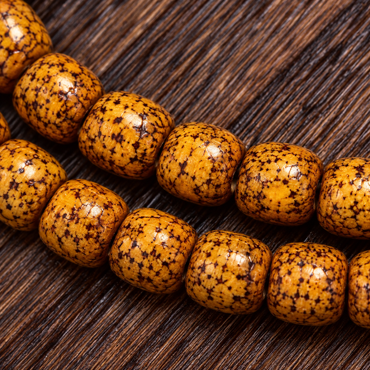 EverestArtstudios Gealterte Hainan-Xingyue-Bodhi-Mala, 108 Perlen