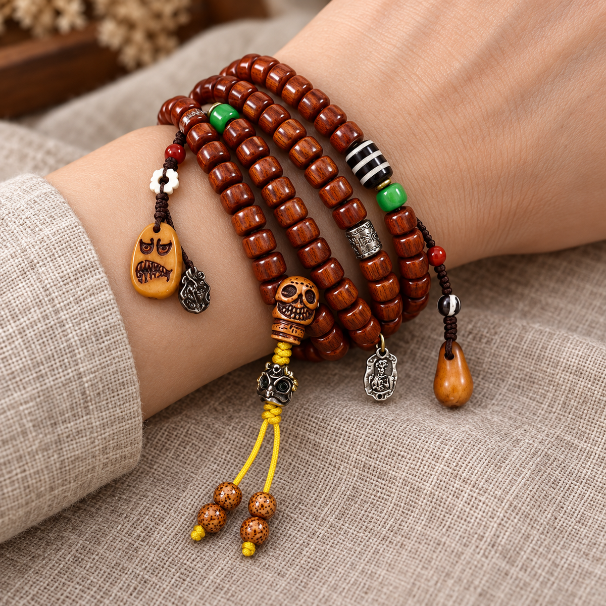Mala yak vintage con ágata y vidrio, 108