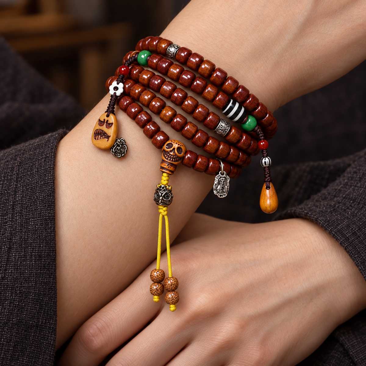 EverestArtstudios Tibetan Vintage Yak Bone 108-Bead Mala with Agate and Glass Accents