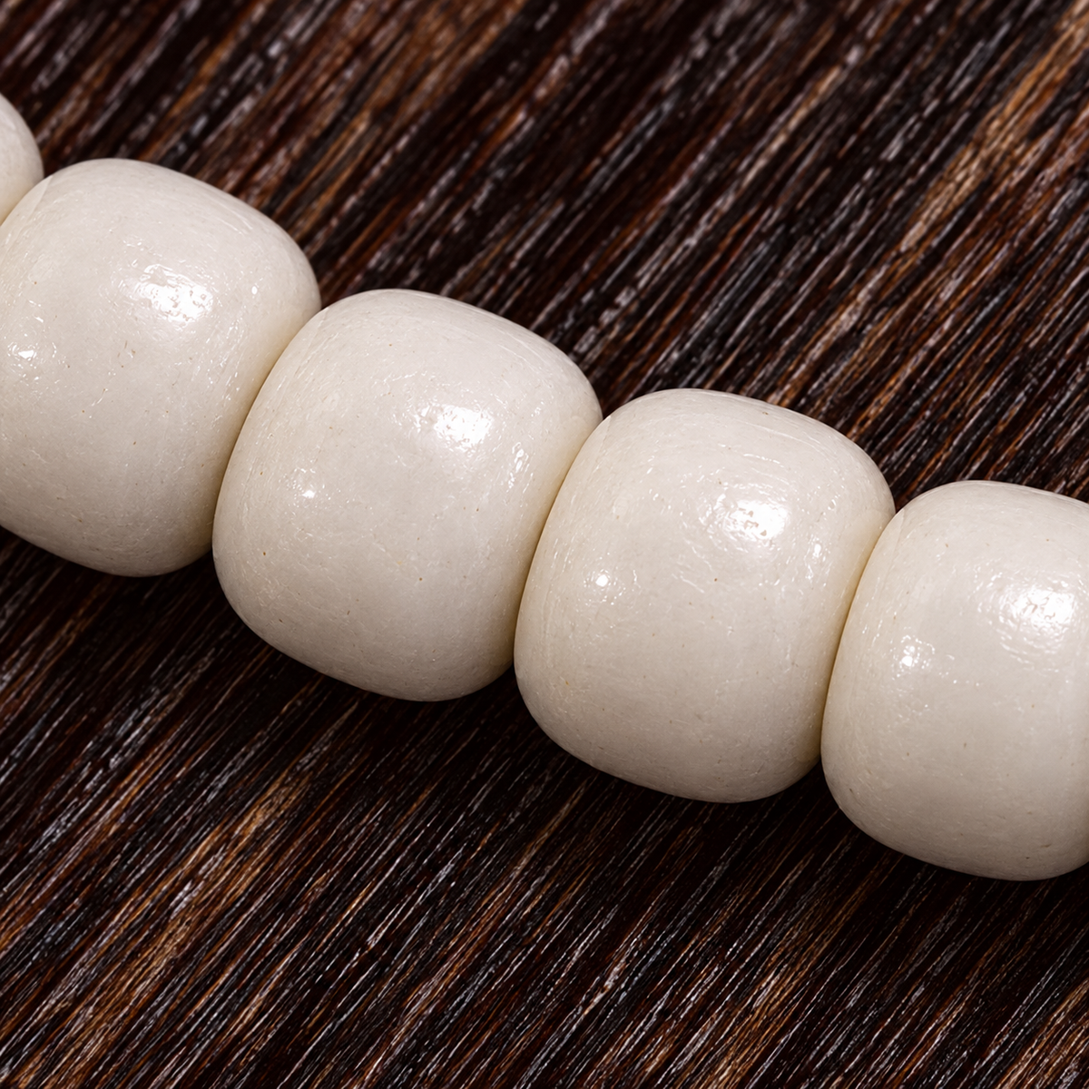 EverestArtstudios Yakknochen-Mala mit Geweihakzenten, 108 Perlen