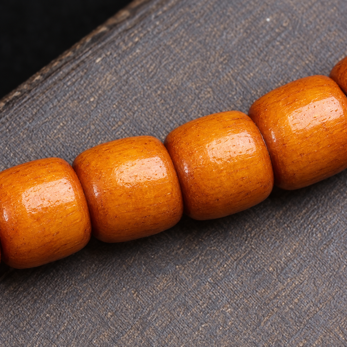 EverestArtstudios Knochen-Mala, 108 Perlen, Achat/Schutzring