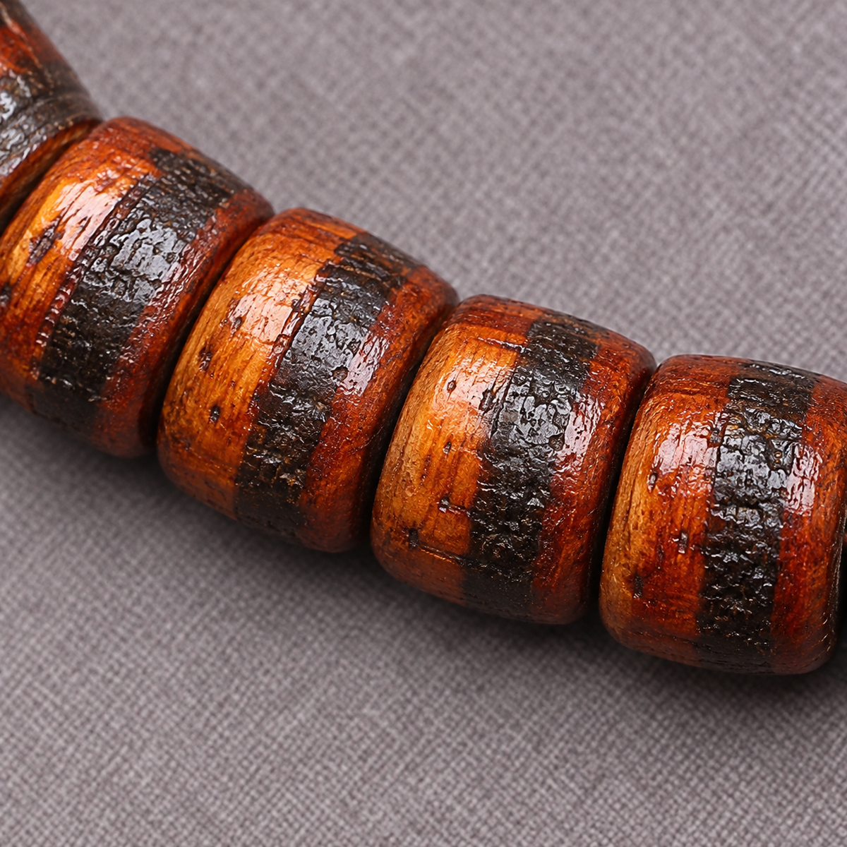 Mala de 108 cuentas de hueso de yak con colgante Gau y adorno