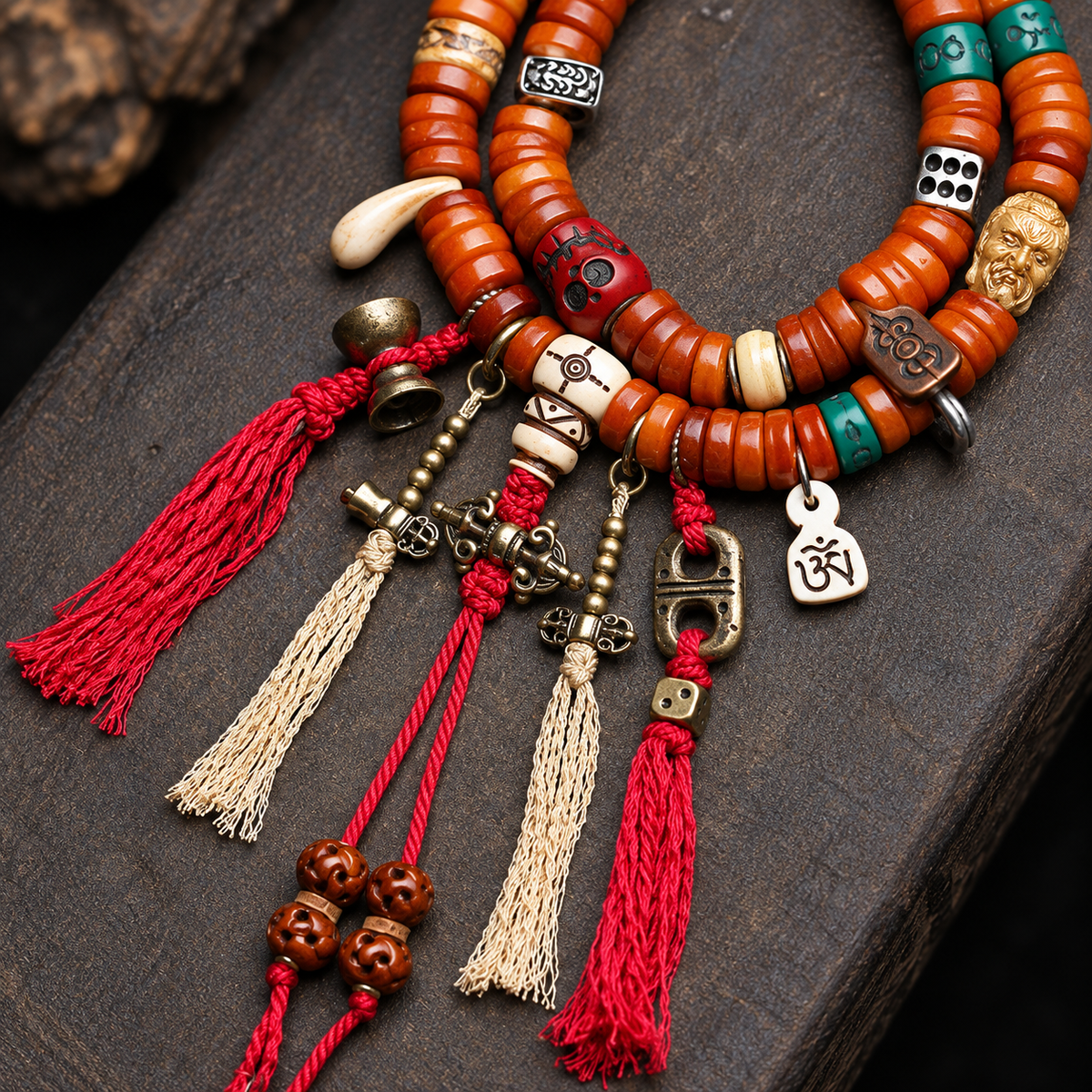 EverestArtstudios Knochen-Mala, 108 Perlen, Schnitzakzente