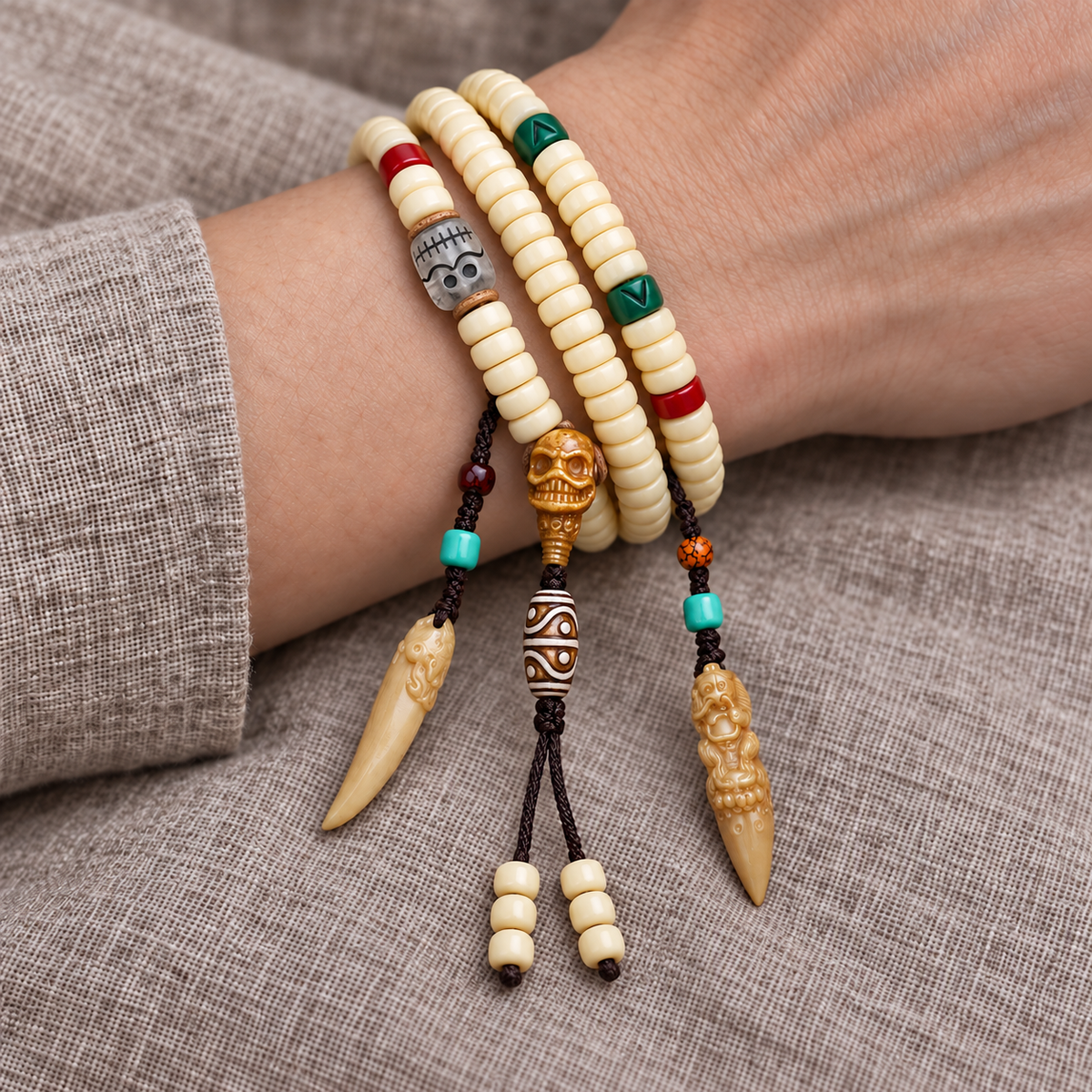 EverestArtstudios Kamelknochen-Mala, 108 Perlen, Goldfarbe