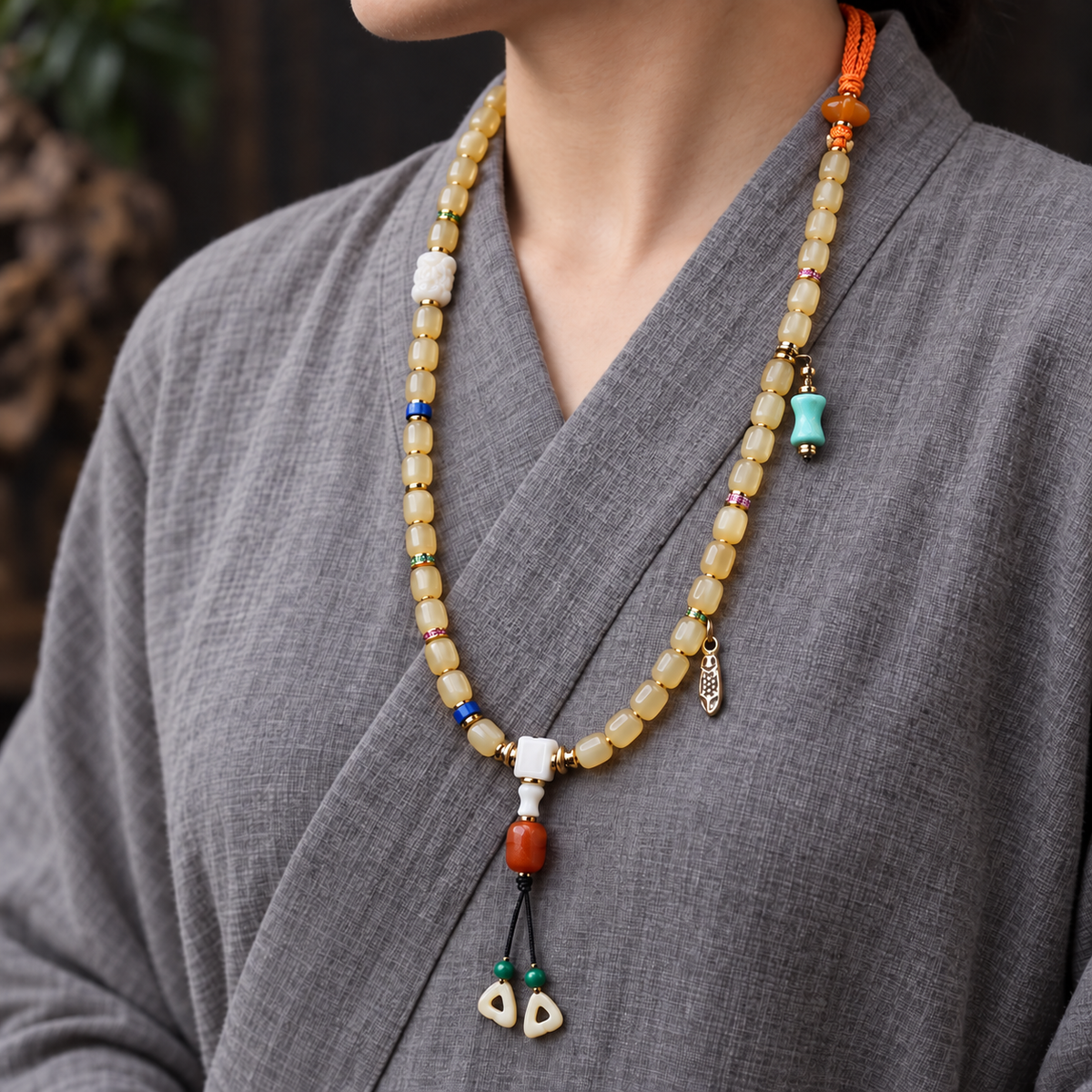 EverestArtstudios Knochen-Mala, Glas/Achat/Quasten, 108 Perlen