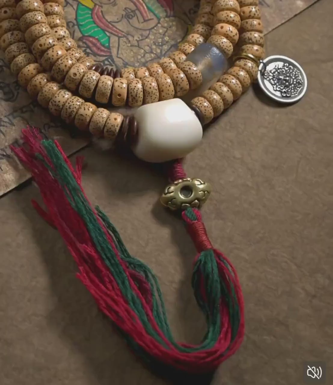 Load video: EverestArtStudios Bodhi Seed Mala Necklace – 108 Bead Tibetan Prayer Mala – Moon Bodhi Seed Rosary – Meditation Necklace
