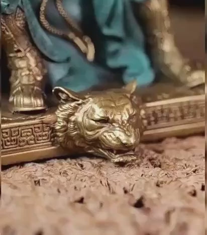 Load video: Brass Guan Yu Statue Reading Spring and Autumn Annals, Chinese Wealth God Guan Gong Figurine, Feng Shui Desk Decor Business Gift