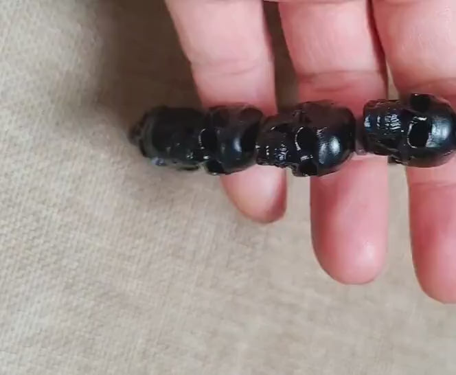 Load video: EverestArtStudios Tibetan Skull Bracelet – Hand-Carved Black Ox Horn &amp; White Antler